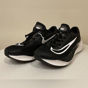 Nike Zoom Fly 5 "Eliud Kipchoge"
Men's Road Racing Shoe